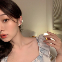 Heartbeat wearing flower earrings butterfly ear clip female earrings without ear clip 2021 New Tide design earrings