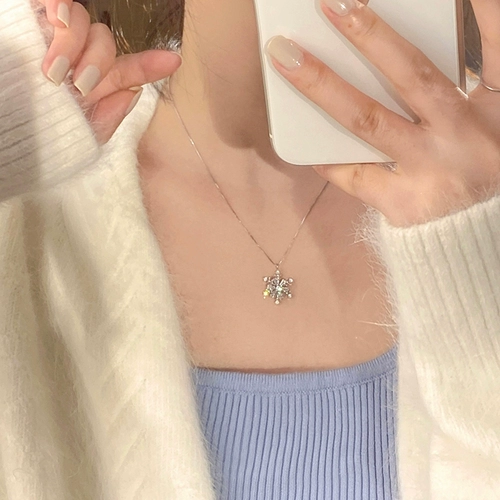 Дизайнерский свитер, со снежинками, 2025 года, премиум класс