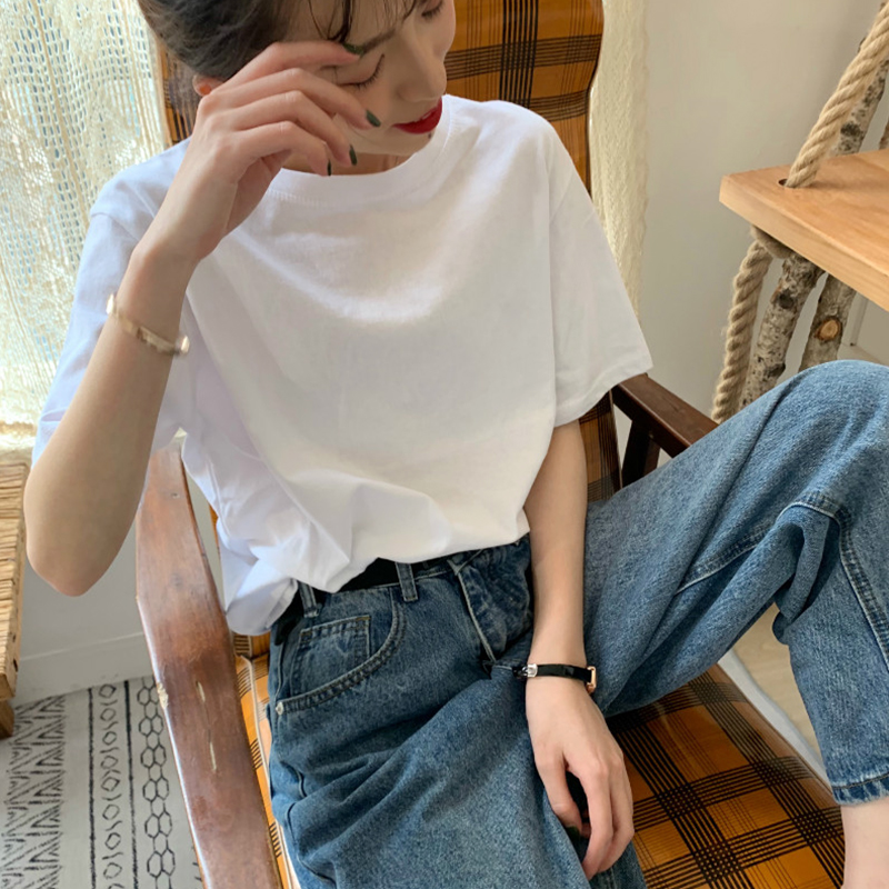 White short sleeve T-shirt female summer 2021 new design sense niche loose Korean version of the base clothes ins tide