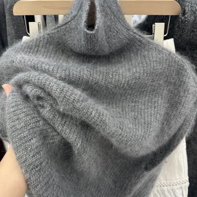 2026 Early Spring High-Neck Wool Fleece Vest for Women, Stylish Design, Slimming, Versatile, Fluffy Cardigan