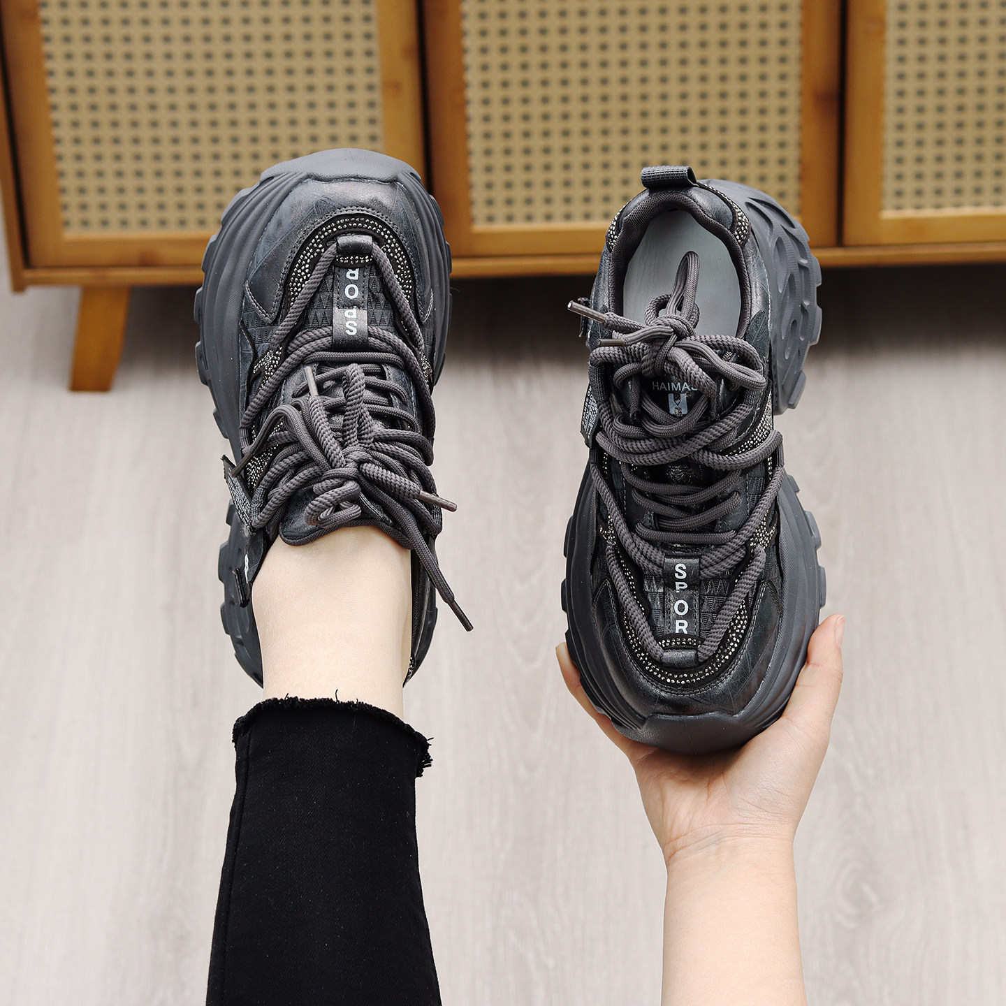 Genuine Leather Dad Shoes for Women, 2026 Spring New Style, Thick-Soled, Height-Increasing, Slimming, Versatile, Soft-Soled Casual Sneakers