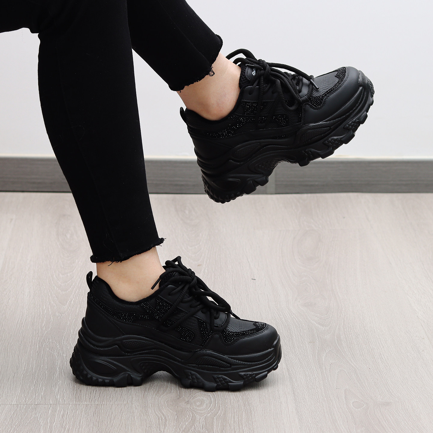 Genuine Leather Thick-Soled Dad Shoes for Women, 2026 Spring New Fashion Versatile Internet Celebrity Height-Increasing Slimming Sports Casual Shoes