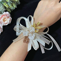 White bridesmaid wrist flower sister group hand flower beautiful bride Korean style Moren hipster wedding wedding bracelet