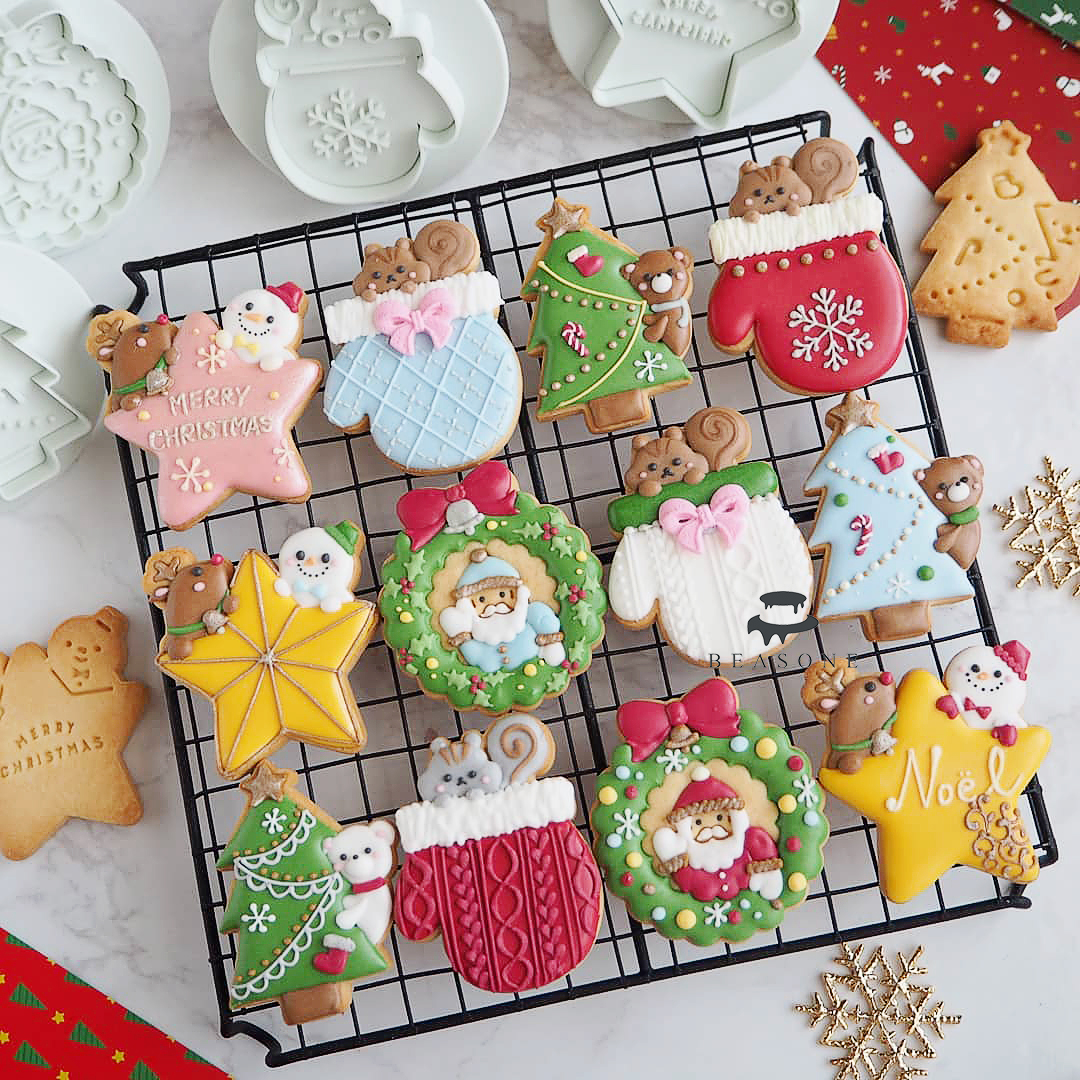 Japan Cotta's new Christmas cartoon biscuit press mold icing sugar fondant gingerbread mold postmark cutting die