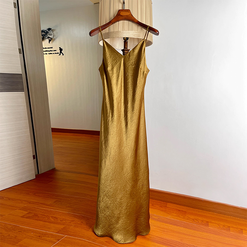 Gilded Acetate Slip Dress, Long Style, Fashionable and Stylish with Textured Pleats, V-Neck, High Waist, Slimming Dress with Drape