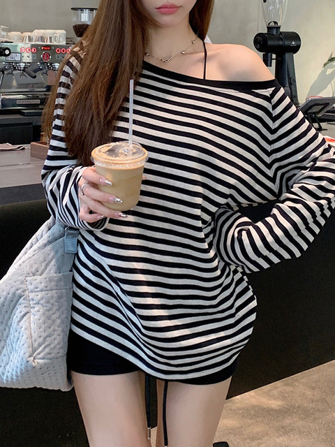 Korean Style Loose and Casual High-End Striped Long-Sleeve T-Shirt for Women, Spring Off-Shoulder Unique Raglan Top