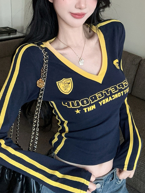 Trendy Slim-Fit V-Neck Color-Block Raglan Sleeve T-Shirt for Women, Autumn Pure and Desirable Style, High-End Niche Design, Unique Top