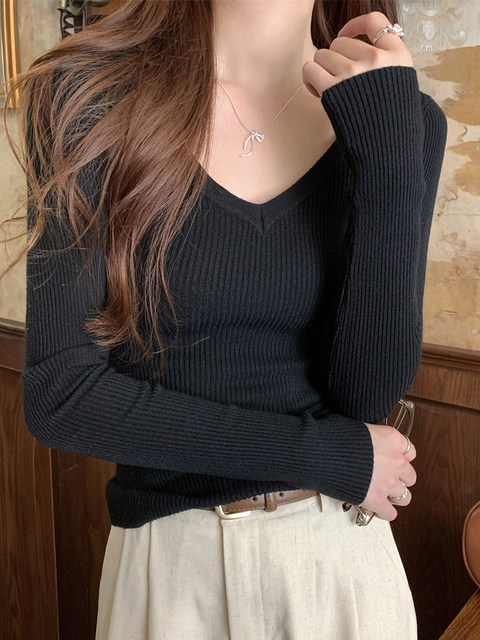 Korean Style Retro Slim-Fit V-Neck Knit Sweater for Women 2025 Autumn Solid Color Basic Inner Layer Versatile Elegant Top
