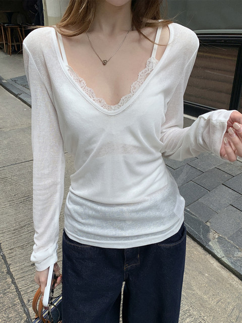 Pure Desire, Discreet and Sexy V-Neck Skin-Friendly Sun-Protective T-Shirt for Women, Spring and Summer Korean Style, Elegant Inner Wear with Lace Camisole Top