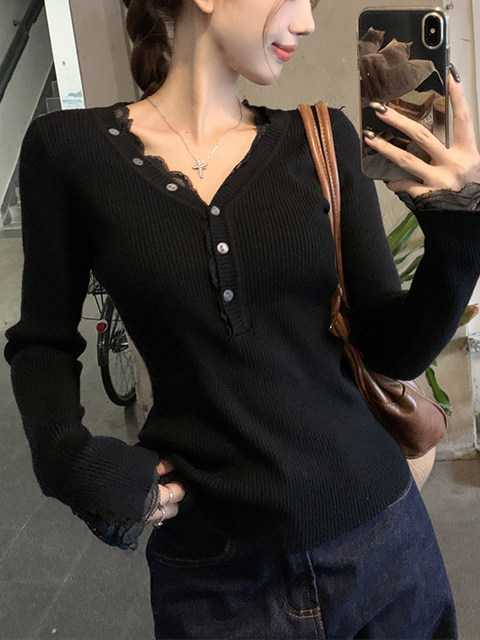 Korean Style Spicy Girl Outfit Lace Patchwork V-Neck Knit Top for Women Autumn Pure Desire Slim Fit Unique Button-Up Outerwear