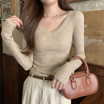 Korean Style Retro Slim-Fit V-Neck Knit Sweater for Women 2025 Autumn Solid Color Basic Inner Layer Versatile Elegant Top