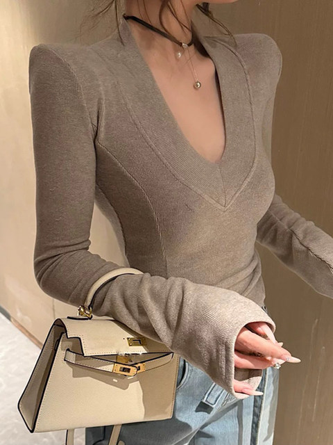 Fashionable V-Neck Slimming Brushed Base Shirt for Women 2024 Autumn and Winter Sexy Hot Girl Regular Shoulder Slim Fit Micro-Flared Sleeve Top