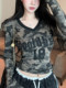 American-Style Spicy Girl Camouflage V-Neck Long-Sleeve T-Shirt, Early Autumn Waist-Cinching Slimming Crop Top, High-End Niche Unique Design Top