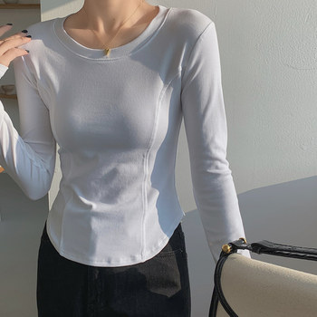 Basic White Round Neck Long-Sleeved T-Shirt for Women, New Autumn and Winter Style, Unique Curved Hem, Slim Fit, Short Top
