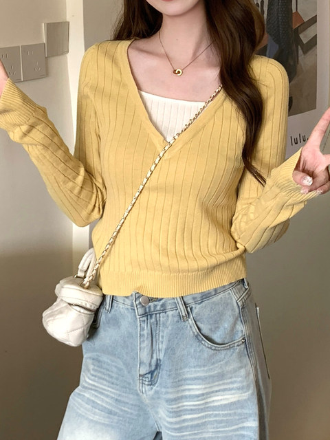 Korean Chic High-End Yellow Knit Sweater for Women 2025 Autumn and Winter V-Neck Simple Unique Beautiful Age-Reducing Top