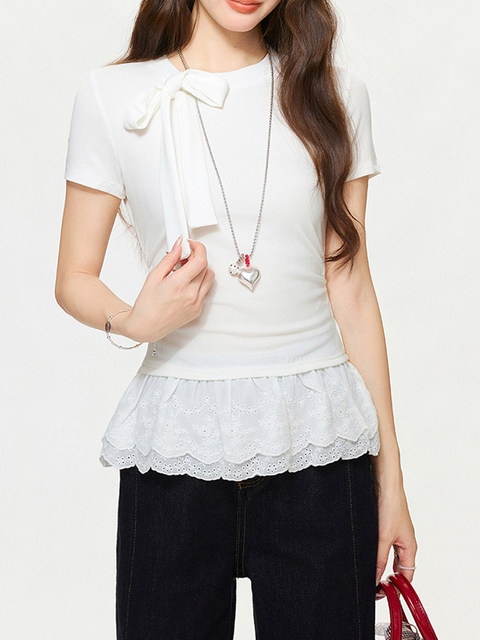 High-End White Bow-Tie T-Shirt for Women, Spring Season Waist-Cinching Inner Layering Top with Lace Trim, Stunning Blouse