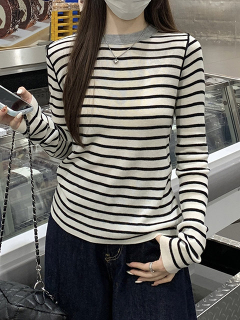 Korean-Style Fashionable and Elegant Round-Neck Color-Block Knit Sweater for Women, Autumn and Winter Design, Unique Striped Patchwork Long-Sleeve Sweater Trend