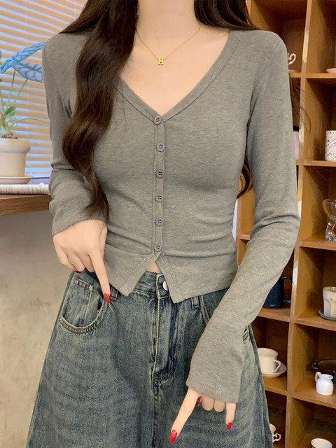 High-End Button-Down Long-Sleeve T-Shirt for Women, Autumn and Winter, Pure Desire Style, Brushed for Warmth, V-Neck Base Shirt, Particularly Beautiful, Waist-Cinching Top