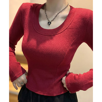 New Year Atmosphere-Inspired Outfit: Round-Neck Long-Sleeve T-Shirt for Women with Shoulder Pads, Slim-Fit Brushed Base Shirt, Unique Red Top, Ins-Style