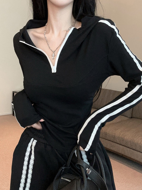 Short design hooded long-sleeved T-shirt for women 2025 autumn hot girl pure desire slim curved hem zipper top