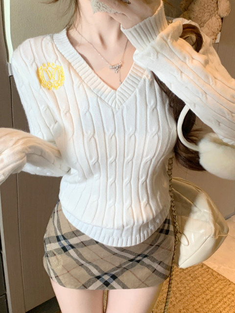 Korean-Style College-Style Cable Knit Sweater for Women, New Autumn and Winter V-Neck High-End Unique Design Top
