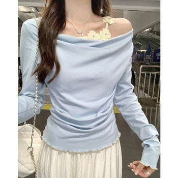 French-Style Floral Embellished Chic Turtleneck T-Shirt for Women, Autumn and Winter Youthful Look, Faux Two-Piece Slim-Fit Ruched Base Shirt