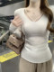 Korean-Style Sweet and Elegant Slim-Fit Waist-Cinching Knit Sweater for Women, Spring Season, Pure and Alluring, with a Subtle V-Neck Design, Versatile Sweater