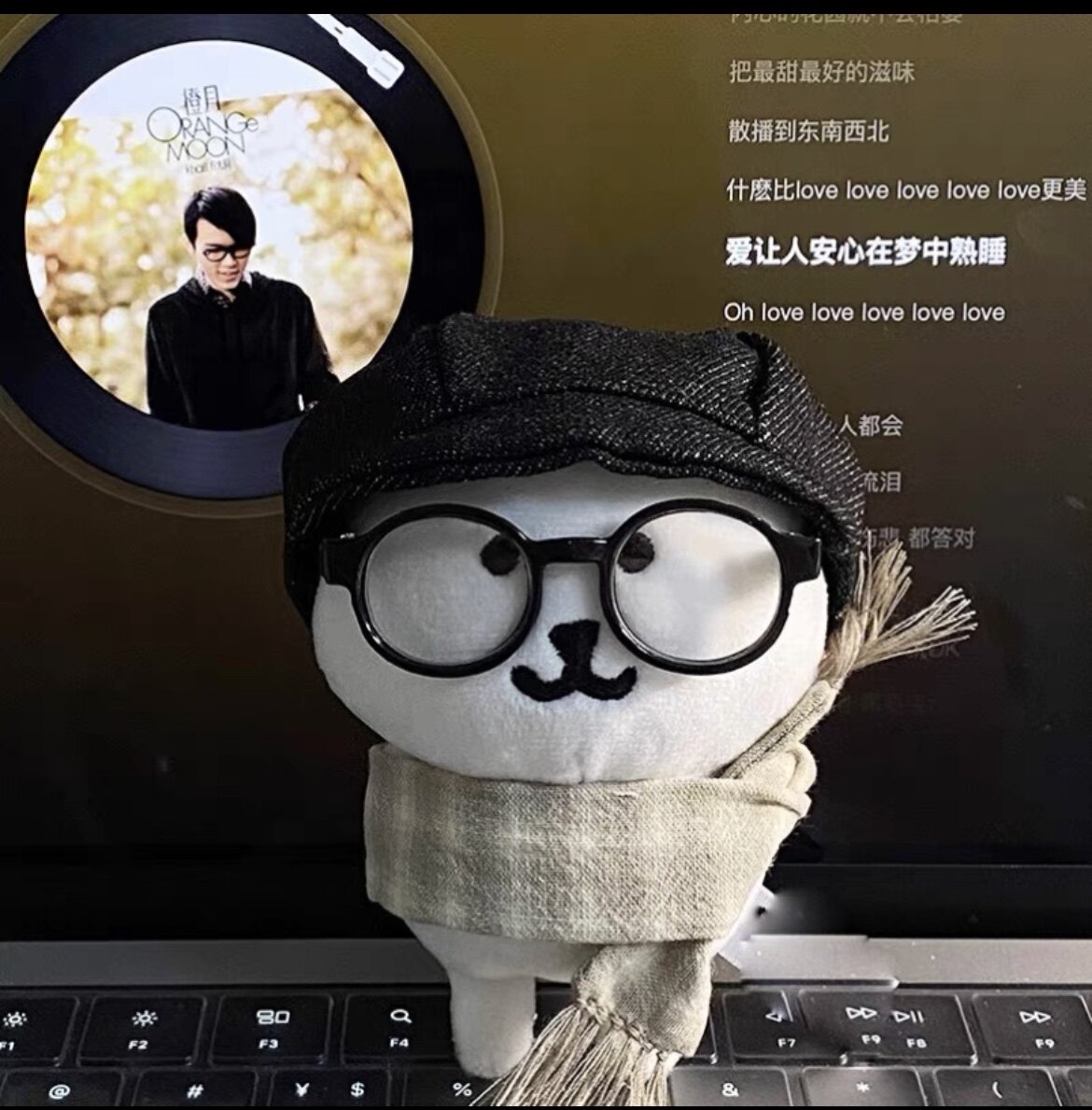 自嘲熊玩偶挂件店