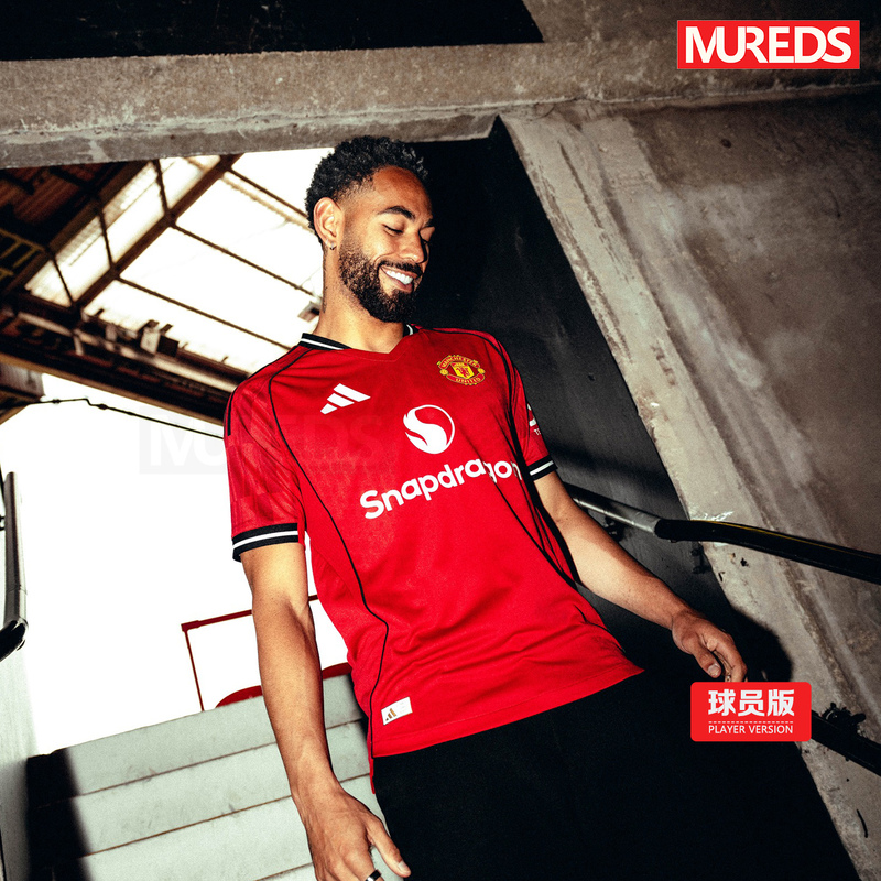 Manchester United's Official Authentic Adidas 25-26 Season Home Men's Player Version Short-Sleeved Jersey Ji7429