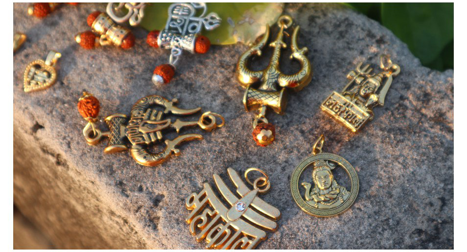 インド製のシヴァ菩提樹サンスクリット語OMハヌマンクリシュナネックレスペンダント、様々なヨガデザイン。