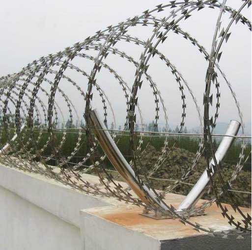 Wall anti-climbing thorn 304 stainless steel blade barbed rope rolling cage anti-theft net with barbed protective net