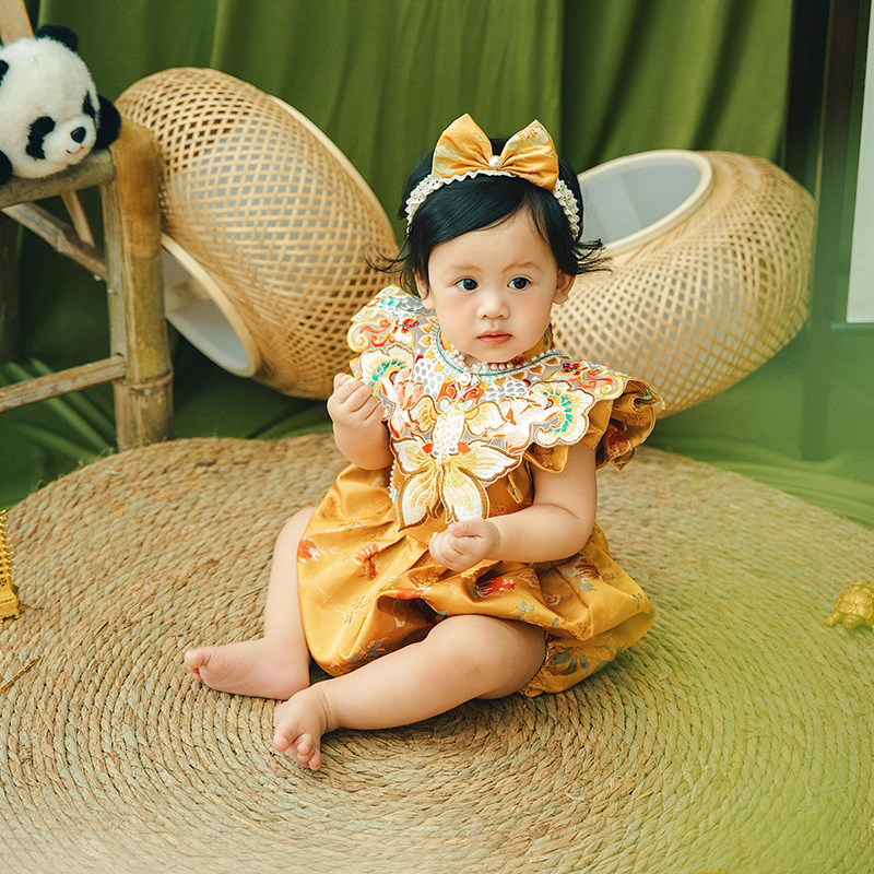Baby Girl's One-Year-Old Dress, 100-Day Banquet, First Birthday Outfit, Crown Clothing, Tang Suit, 2026 New Style, High-End Baby Romper Baby Girl's One-Year-Old Dress, 100-Day Banquet, First Birthday Outfit, Crown Clothing, Tang Suit, 2026 New Style, High-End Baby Romper