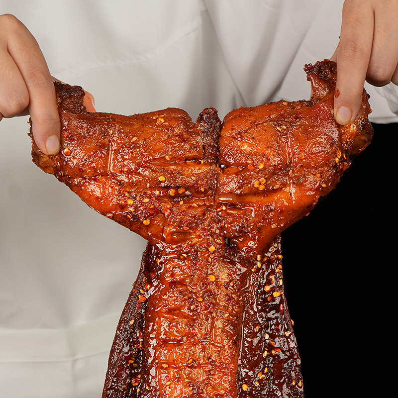 麻辣手撕兔肉：四川特产的香辣诱惑，开袋即食的美味探险！-手撕兔-淘宝百科网