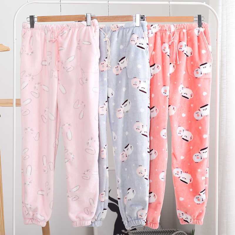 Quần pyjama mới flannel nữ mùa đông lỏng dễ thương phim hoạt hình sinh viên trẻ kích thước lớn đóng miệng san hô lông cừu nhà quần quan lot nam