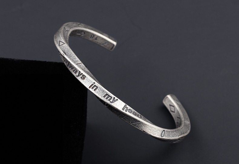 Châu Âu và Hoa Kỳ độc đoán gió Viking chiến đấu vòng đeo tay nam titan thép cá tính Mobius nhẫn kim cương xoắn vòng đeo tay mở vòng phong thuỷ