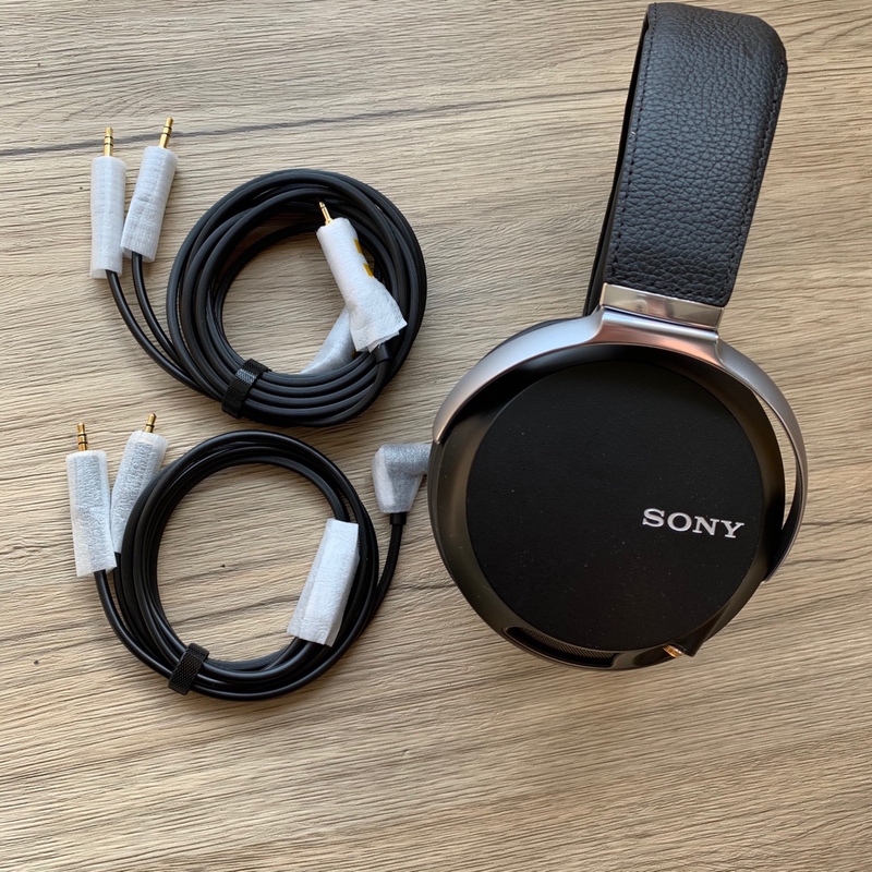 Mdr-Z7 Z7M2 Flagship Over-Ear Headphones 4.4 Balanced Headphones, Not the Same as the 1A Big Brother Model Z1000 Mdr-Z7 Z7M2 Flagship Over-Ear Headphones 4.4 Balanced Headphones, Not the Same as the 1A Big Brother Model Z1000