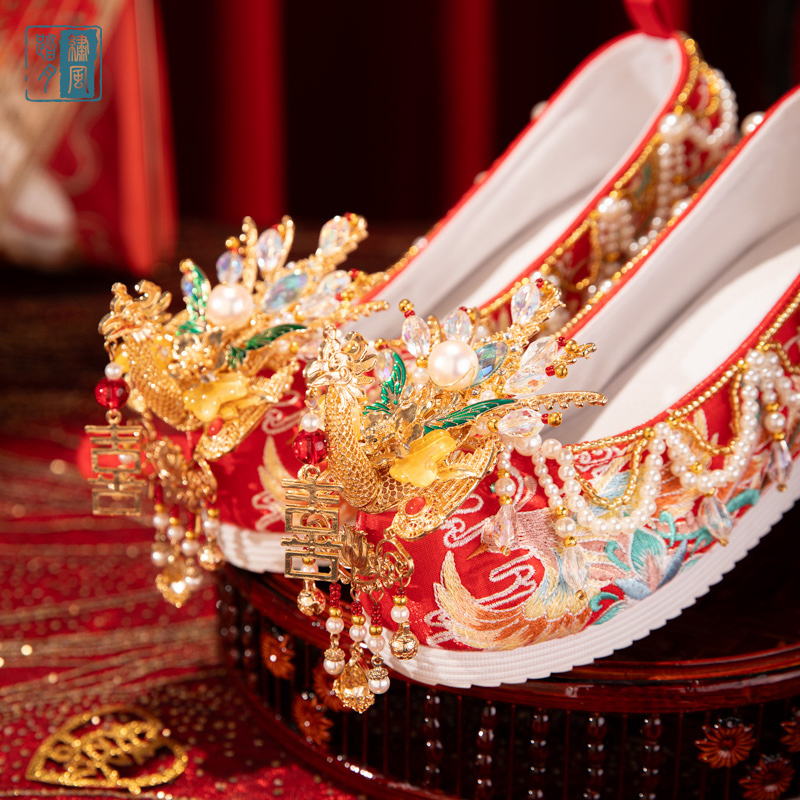 Han Dynasty Wedding Shoes Heavy Industry Wedding Shoes Chinoiserie Xiuhe Shoes Ancient Style Bridal Shoes Wedding Embroidered Shoes Inner Heightening Cloth Shoes Red Han Dynasty Wedding Shoes Heavy Industry Wedding Shoes Chinoiserie Xiuhe Shoes Ancient Style Bridal Shoes Wedding Embroidered Shoes Inner Heightening Cloth Shoes Red