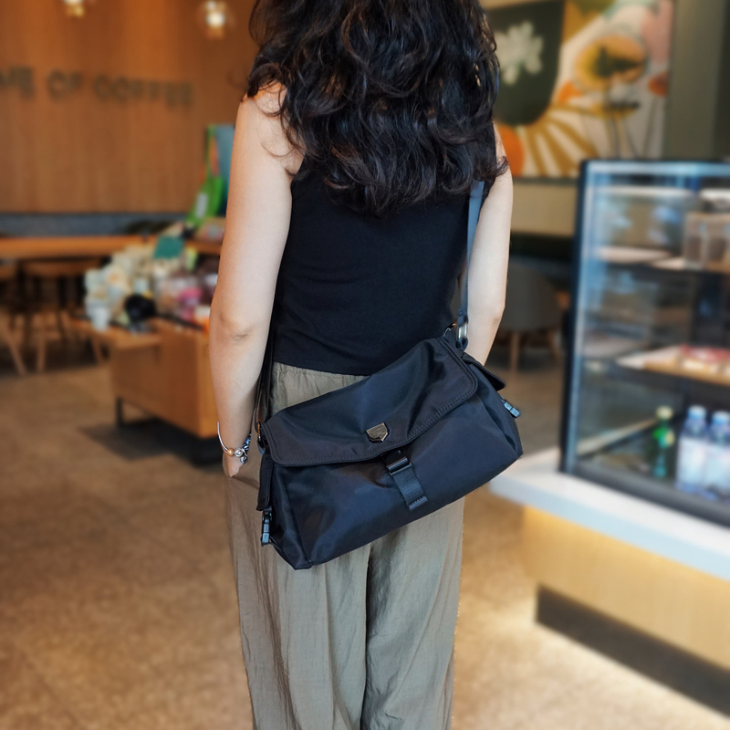 Xizi Mingzi Black Oxford Cloth Shoulder Bag for Women, Lightweight Functional Style Crossbody Messenger Bag, Unisex