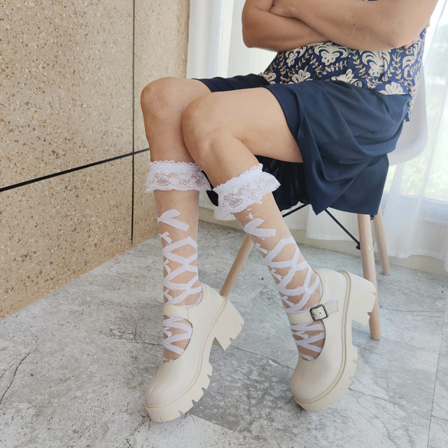 ຖົງຕີນລູກແກະສີຂາວ bow lace calf ເດັກຍິງຍີ່ປຸ່ນ Lolita Lolita ສີດໍາ JK ກາງ calf stockings in the internet famous