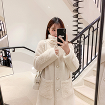 Yang small roll 2021 autumn and winter New fur one long single-breasted lamb coat coat women