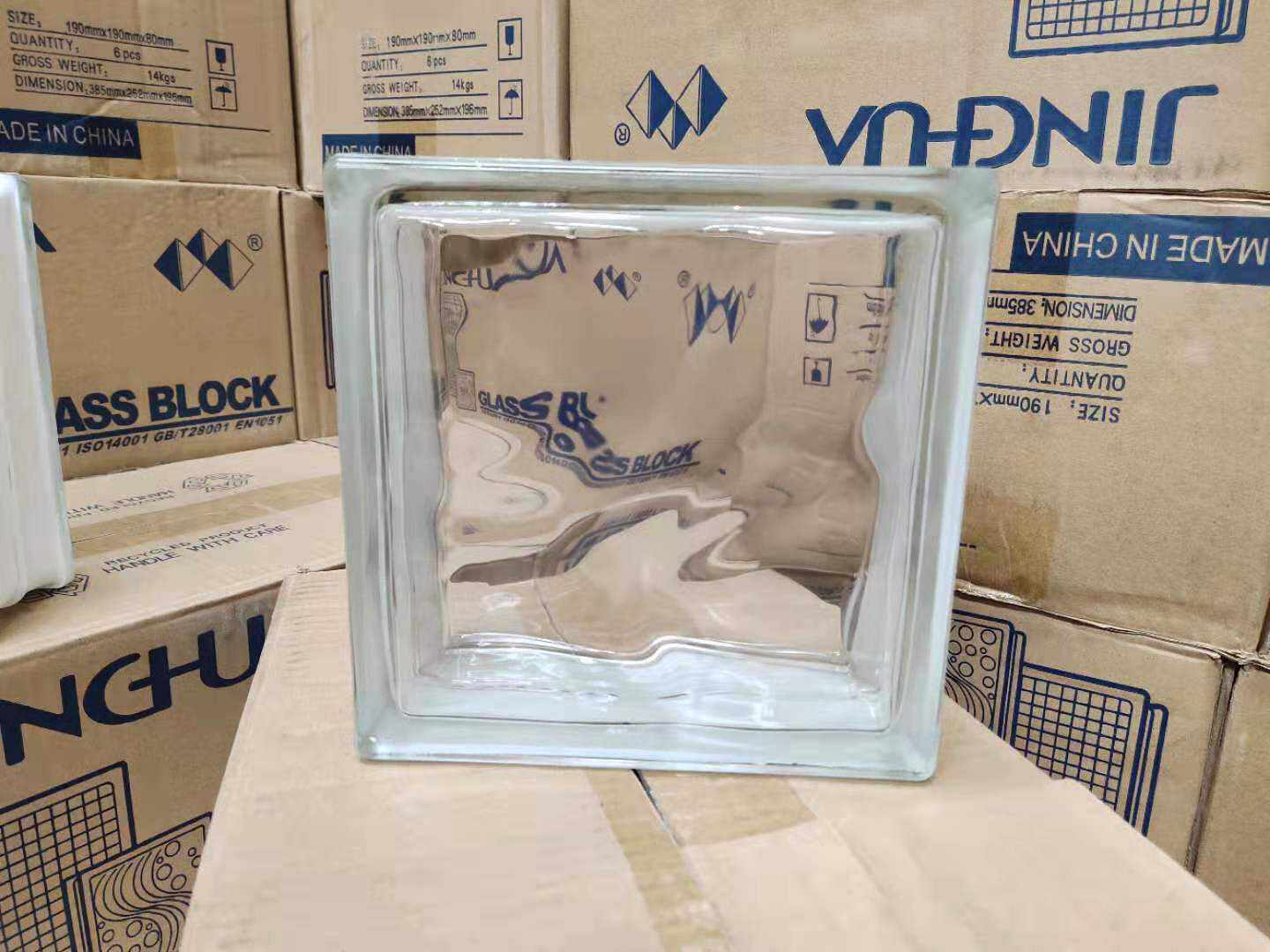 190 * 190 * 95 hollow glass brick crystal brick thickened square transparent light transmission partition wall Xuanguan living room