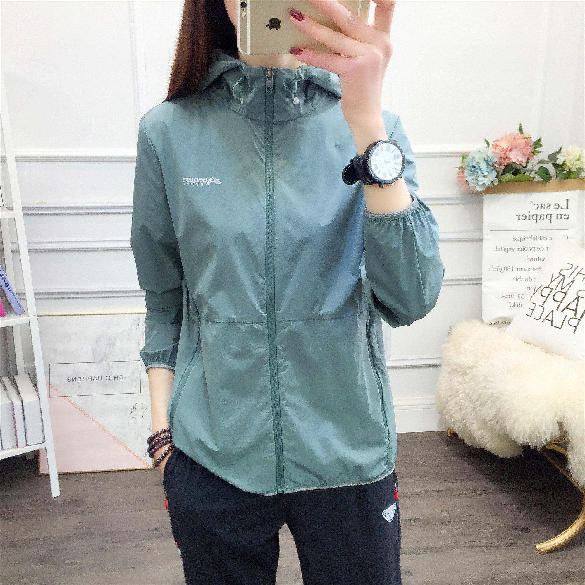Outdoor sunscreen Skin Cloak with light and breathable windproof ladies Quick Dry Sports Windjersey Skin Coat Summer
