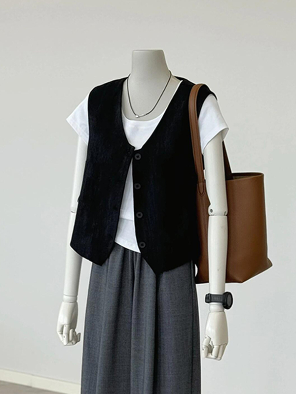 Highly Recommended! so Easy to Wear~ Black V-Neck Vest for Women, Lightweight, Breathable, Layering Sleeveless Vest Top