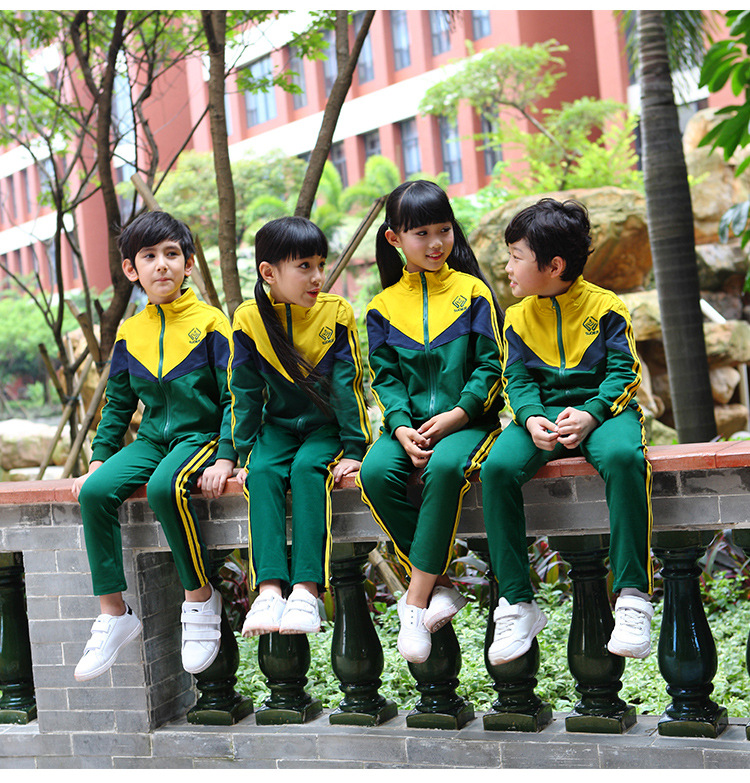Mùa thu và mùa đông quần áo mẫu giáo cotton mới thể thao đồng phục tiểu học và trung học có thể được tùy chỉnh logo thêu đồ bộ bé gái