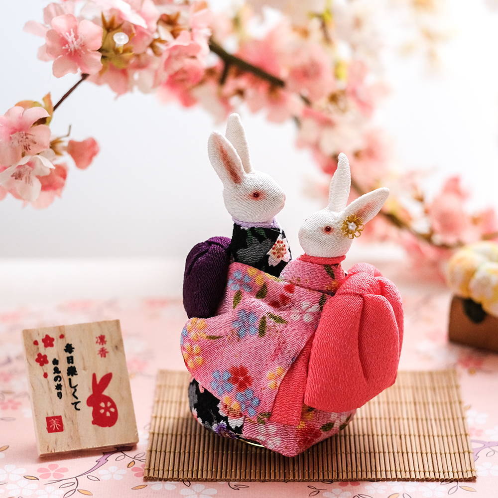 Japan Otaru kimono music box Rotating music box Couple rabbit send girls Valentine's Day anniversary wedding gift