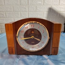 Sanwu brand old mechanical clock and 15-day mechanical clock produced by Shanghai Clock Factory during the public-private partnership period