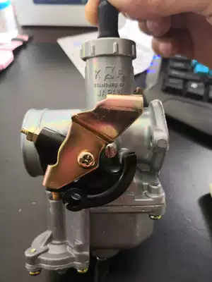 Fulu old man scooter full Penggui passenger tricycle accessories horse Ronggui L17 A1 original carburetor