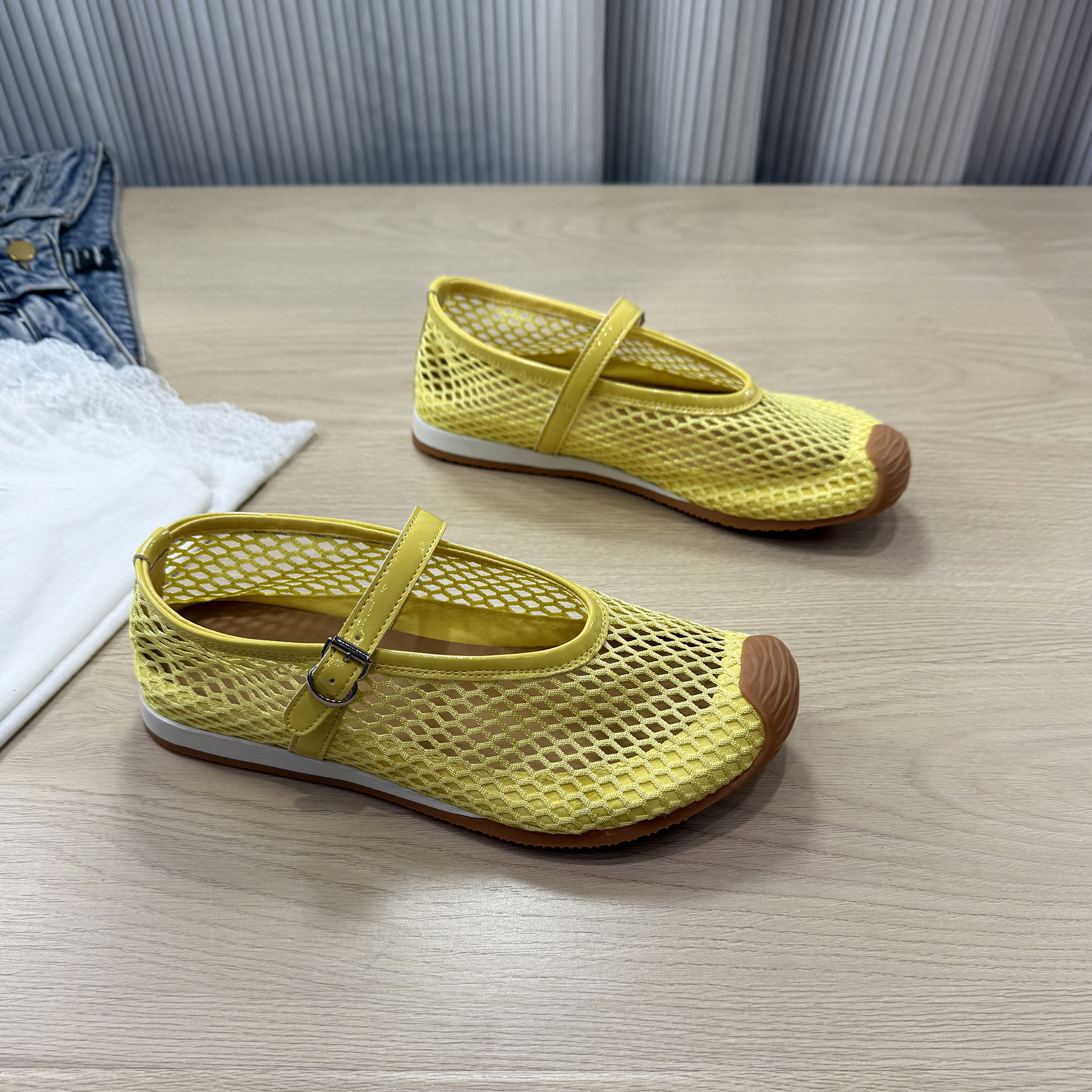 Summer breathable sandals with a strap, soft sole