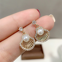 Earrings 2019 New Tide Red Korea East Gate Crystal Shell Pearl Earrings Small earrings Women Short Simple