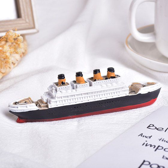 Titanic new model Mediterranean resin ship multi-layer cruise ship landscape ship shape home creative decoration